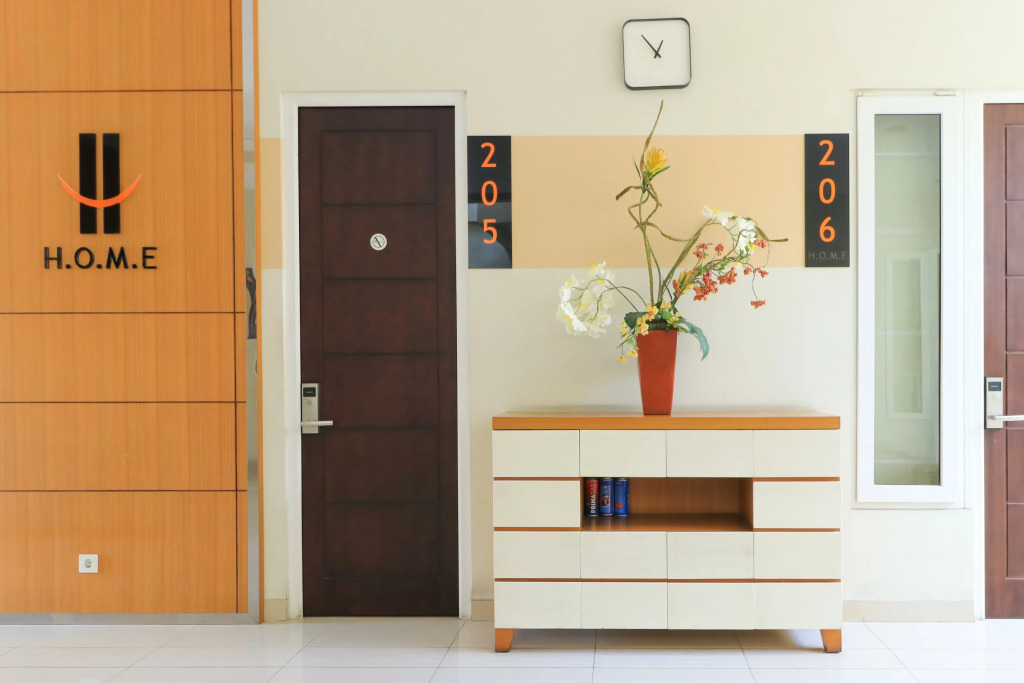 HOME Guesthouse by ZUZU