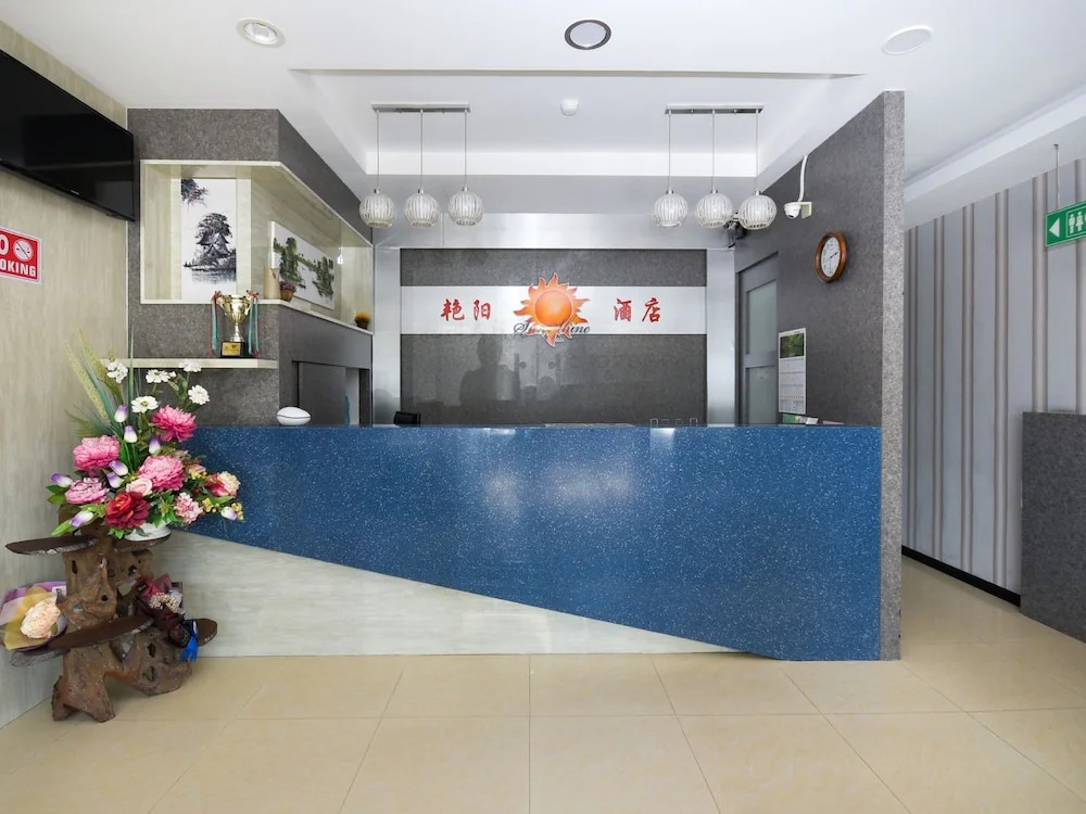 Oyo 43990 Sunshine Inn