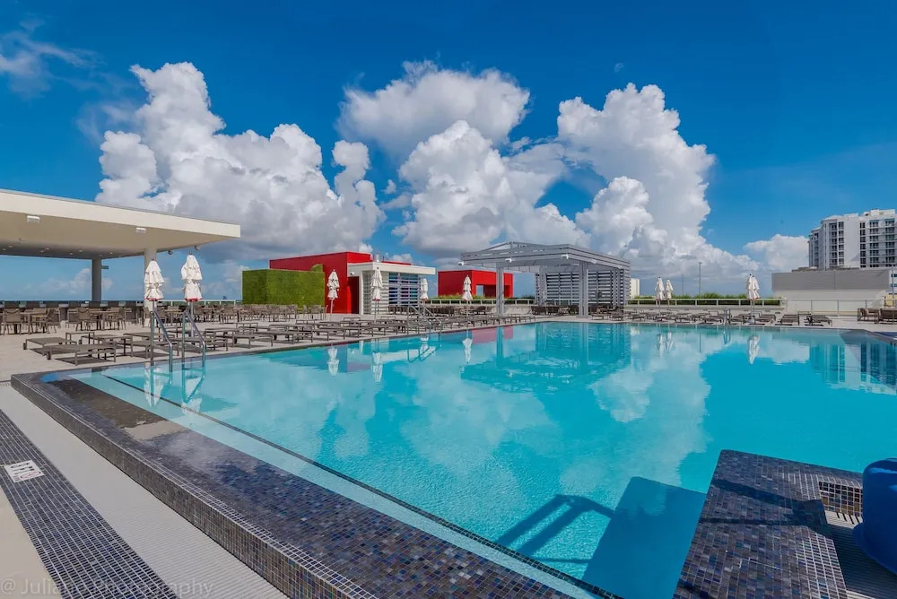 CH Luxury Condos & Studios On The Beach