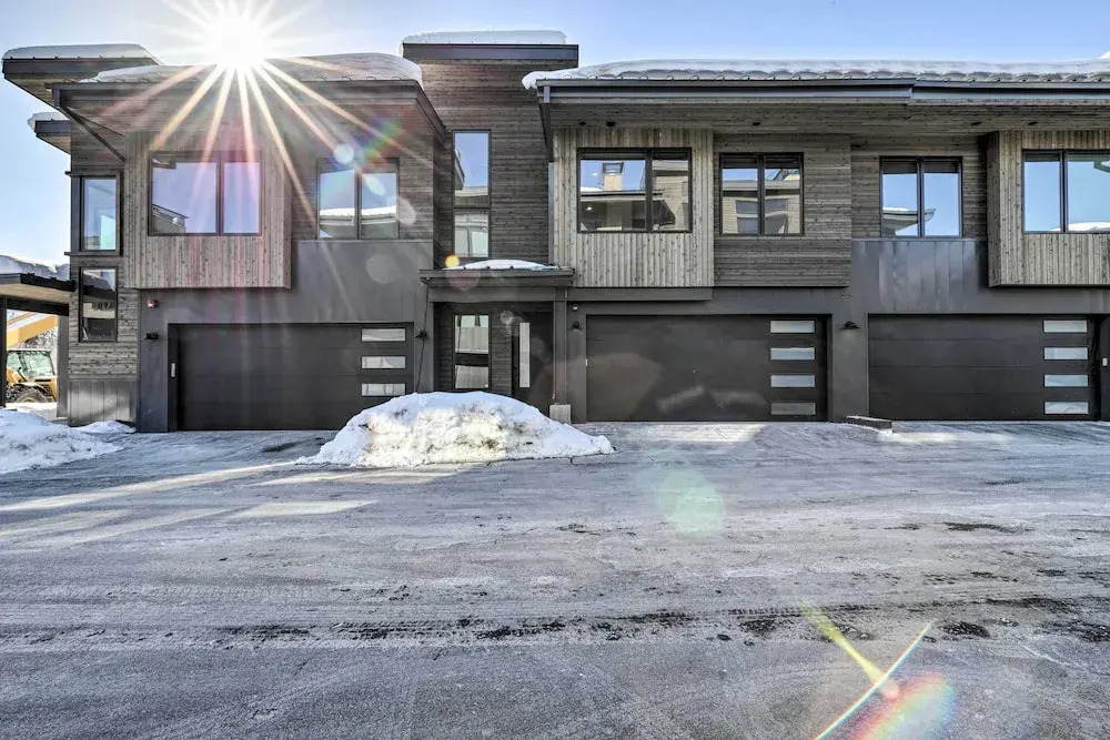 Luxe Park City Townhome w/ Hot Tub: 1/2 Mi to Lift