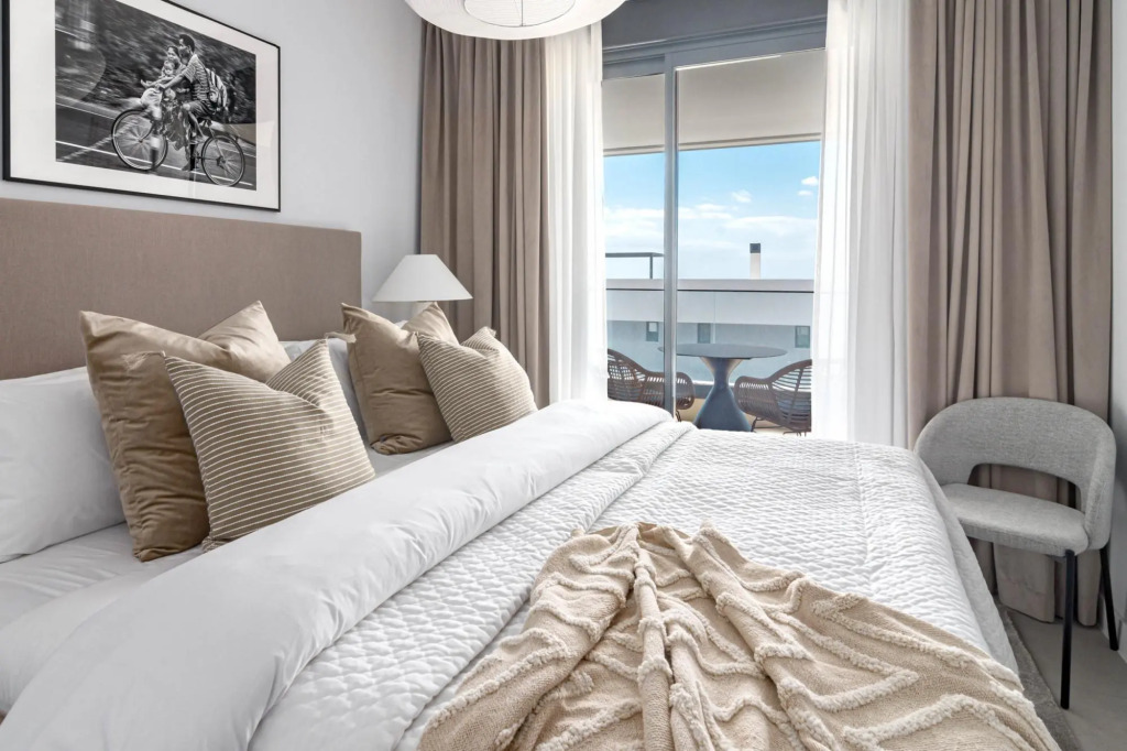 LME13.3A- Modern and luxury flat close to port