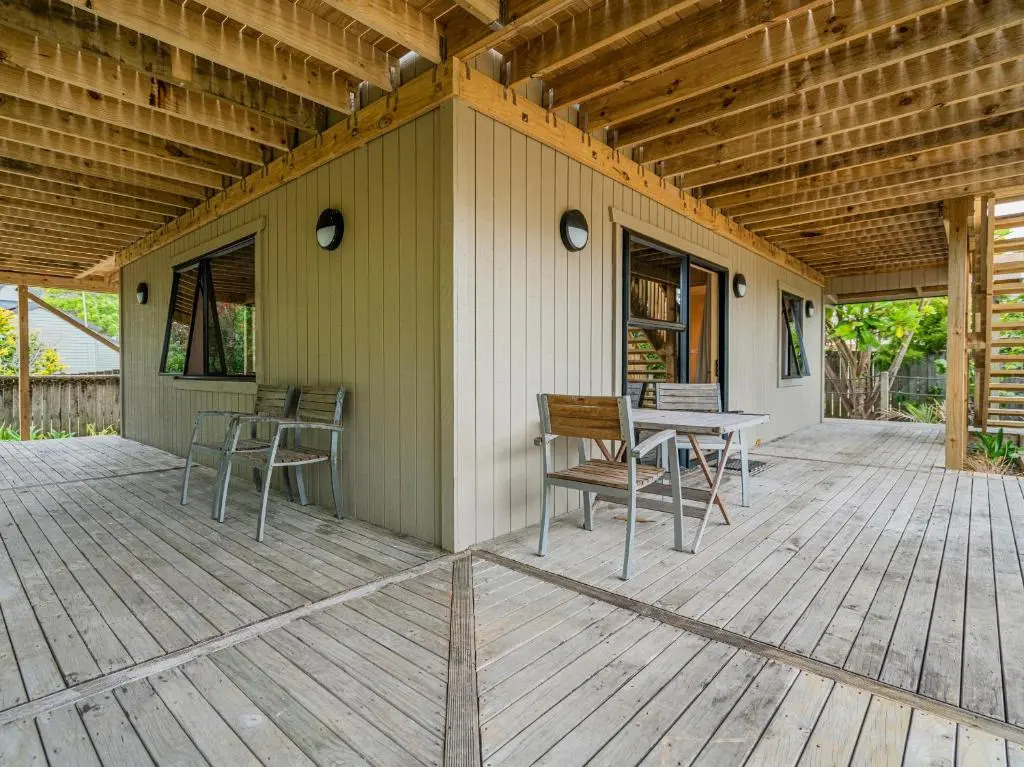 All Decked Out - Matarangi Holiday Home