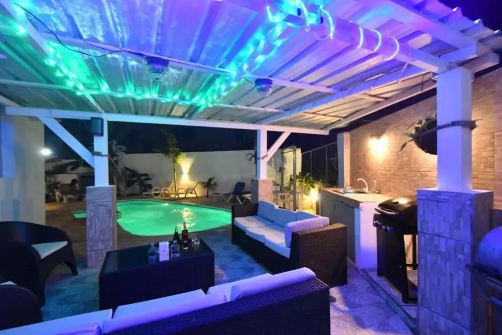 Gorgeous Spacious Property in Prime Beach Location