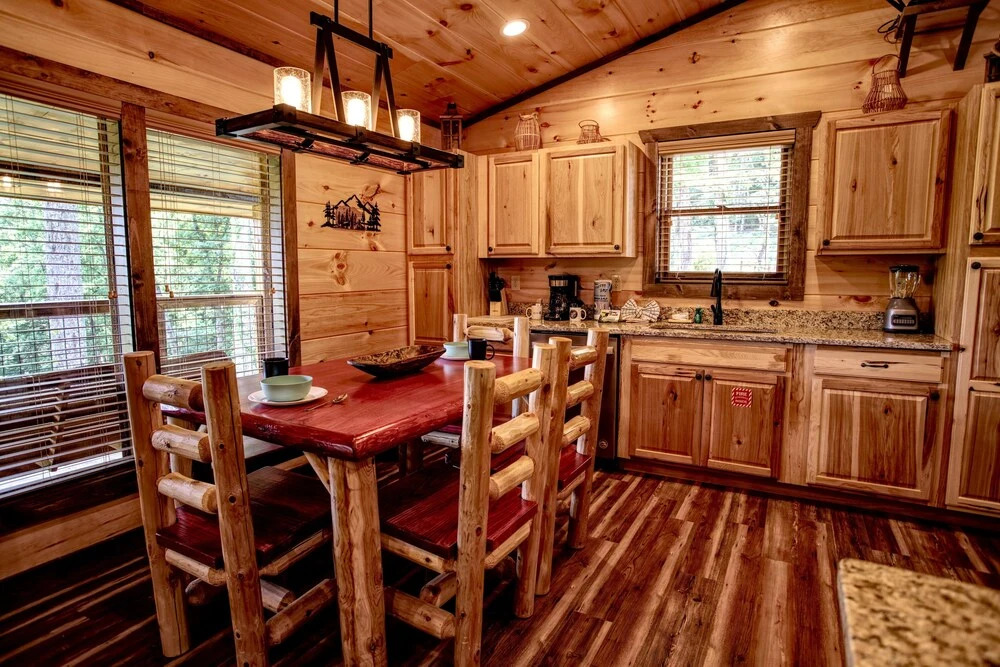 Scenic Solitude 2 Bedroom Home by Redawning