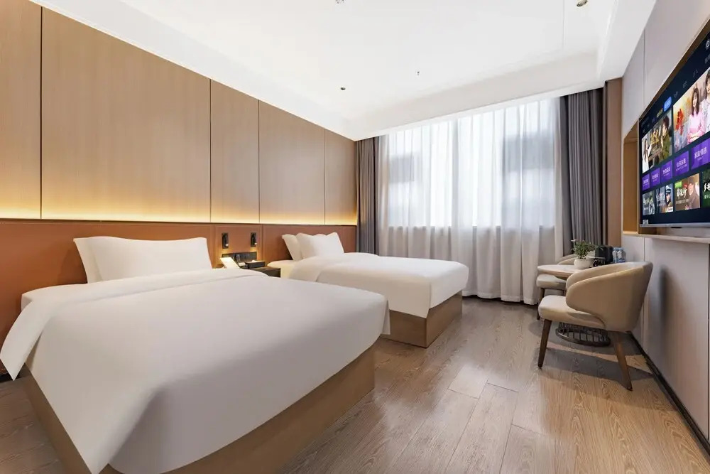 Wanzai Yijia La Maison Hotel