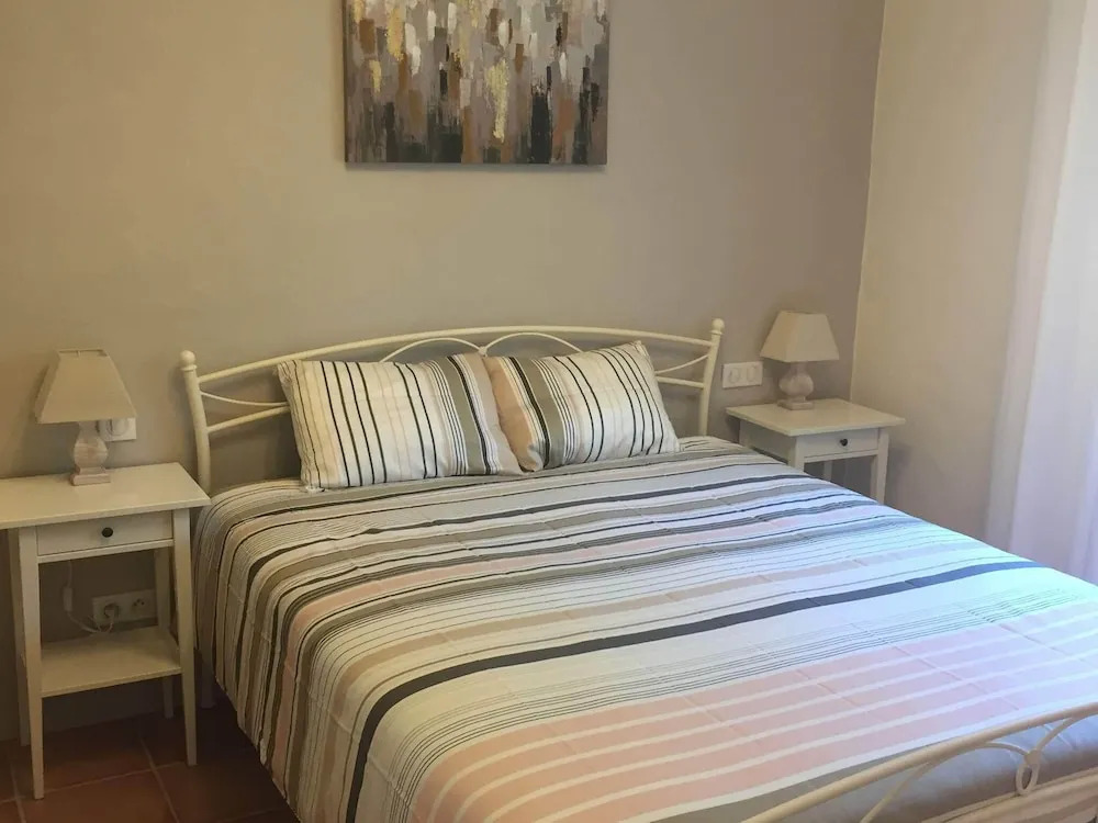Holiday Home Montaigu-de-Quercy Lake