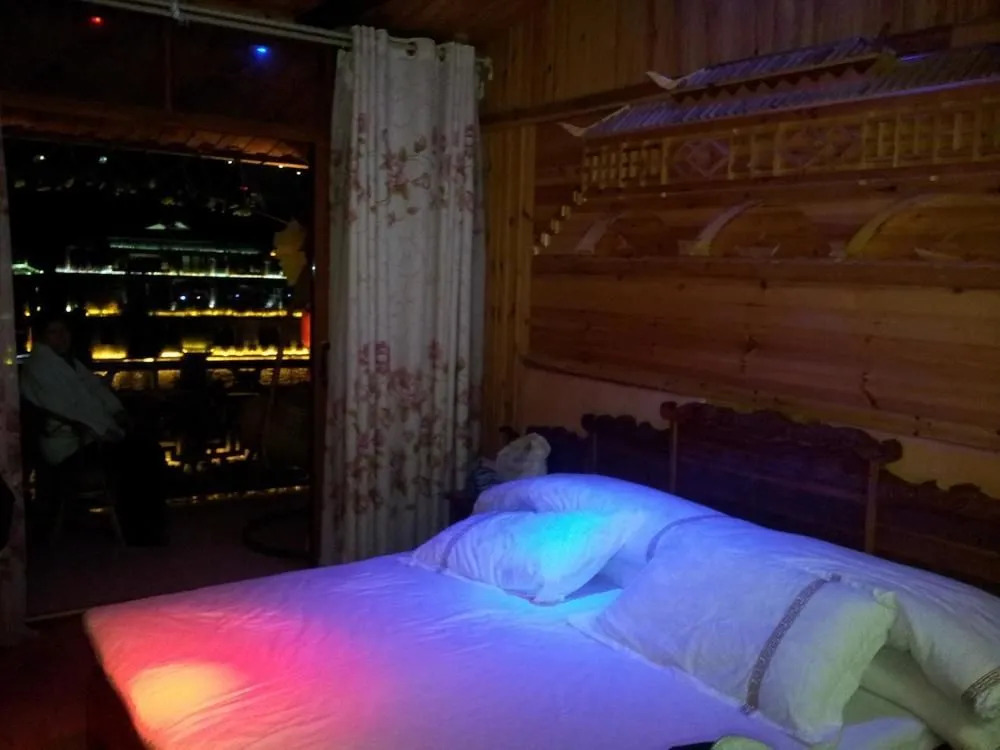 Floral Hotel ·Fenghuang Grand Riverview