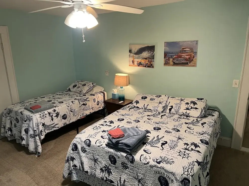 Cozy Bay View Oceanside 1 Bedroom Cottage by RedAwning