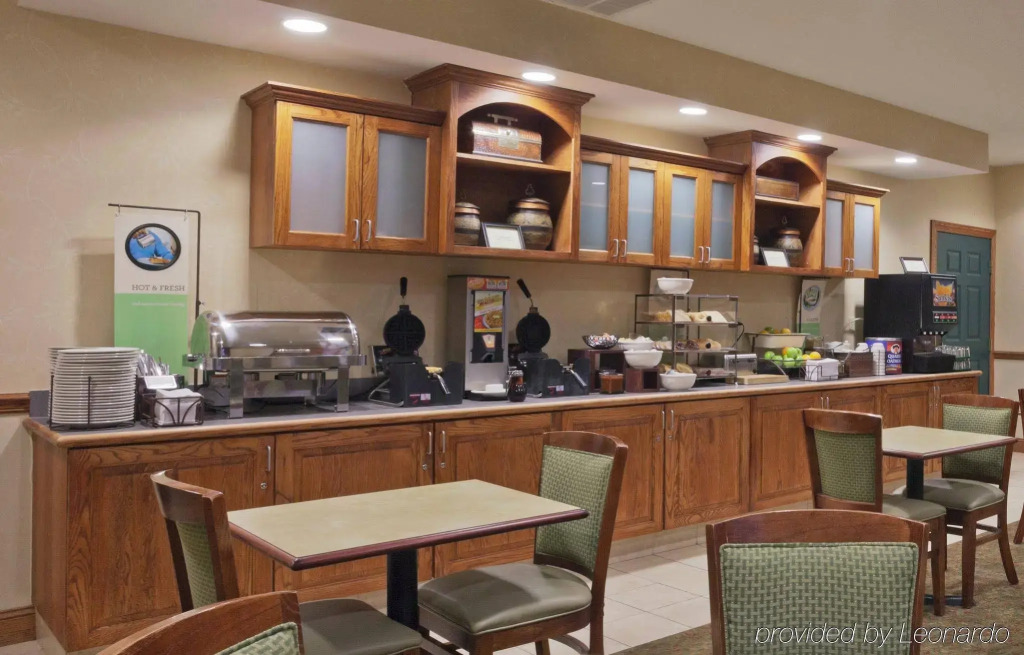 Country Inn & Suites by Radisson, Ithaca, NY