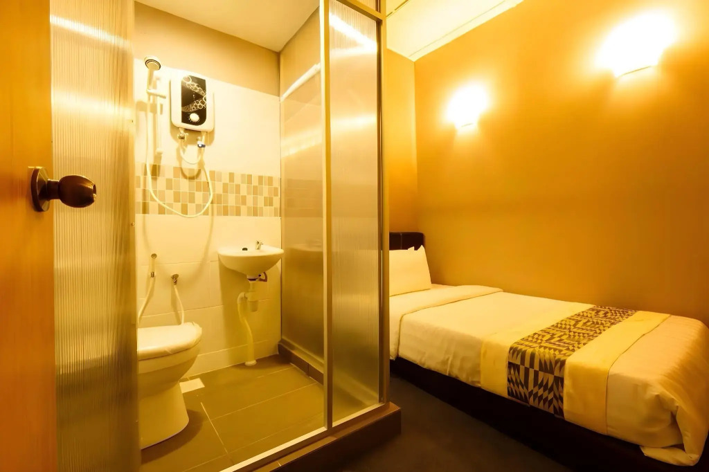 Rainforest Budget Stay