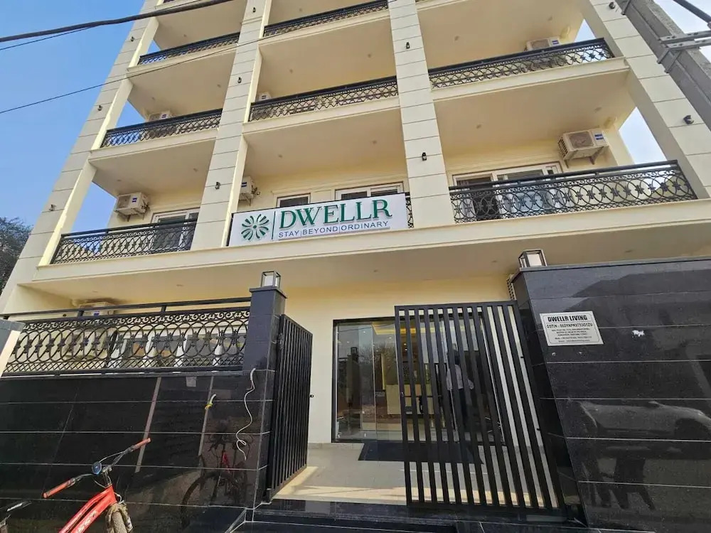 Dwellr Luxury Stays