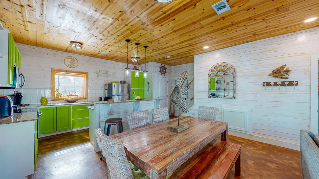 TC501 Townhome Close to Beach, Shared Pool