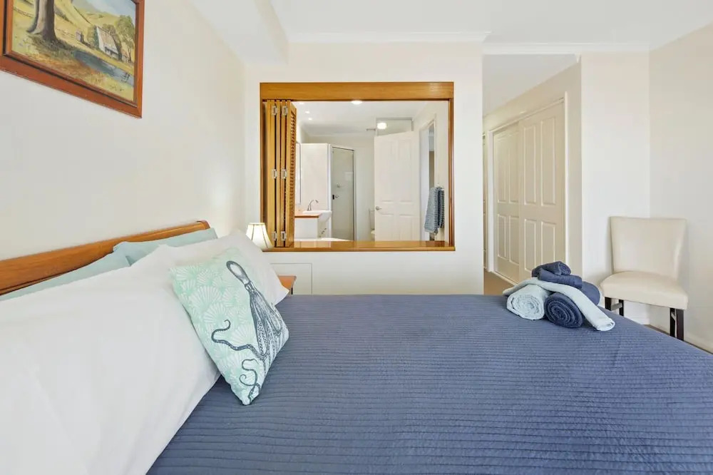 Luxury Beach Unit Dolphin Heads