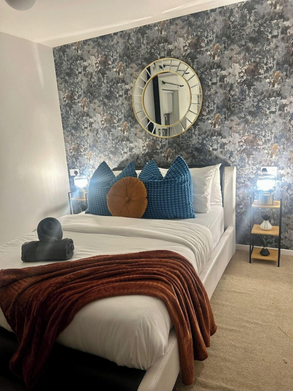 Elegant 2-bed Home - Prime City Centre Location
