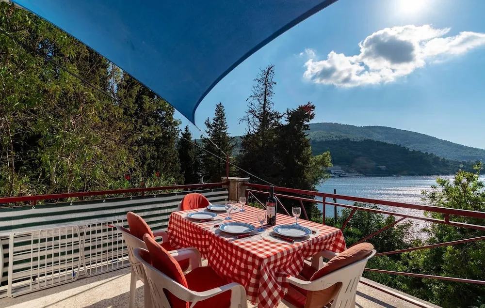 Sea View Apartment With Terrase Vl