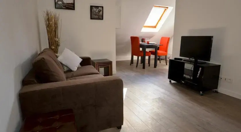 Elysée Paris Charming Flat