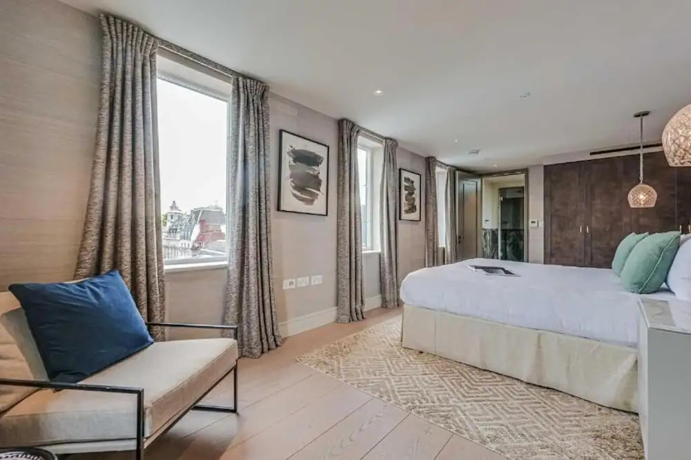 Westminster Apartments by DMONTRIO