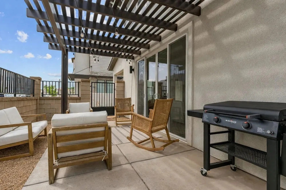 Sol Retreat 6 Bedroom Home