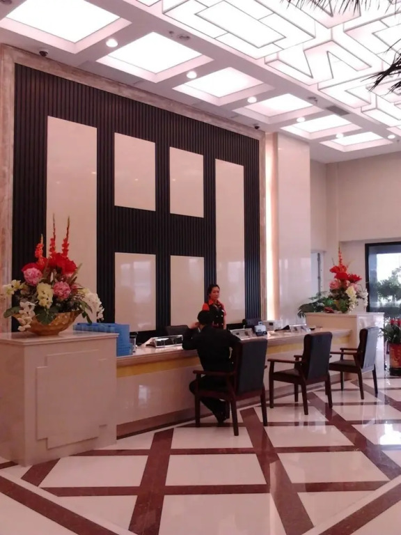YHT Healthcare Chain Hotel