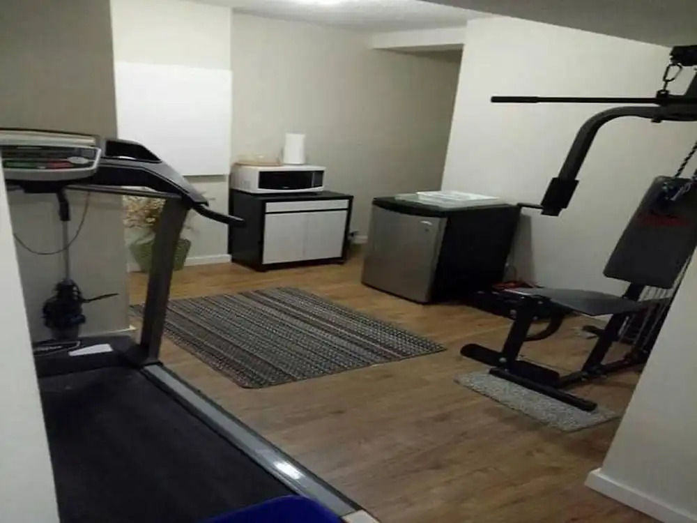 Beautiful Furnished Basement Suite In Airdrie