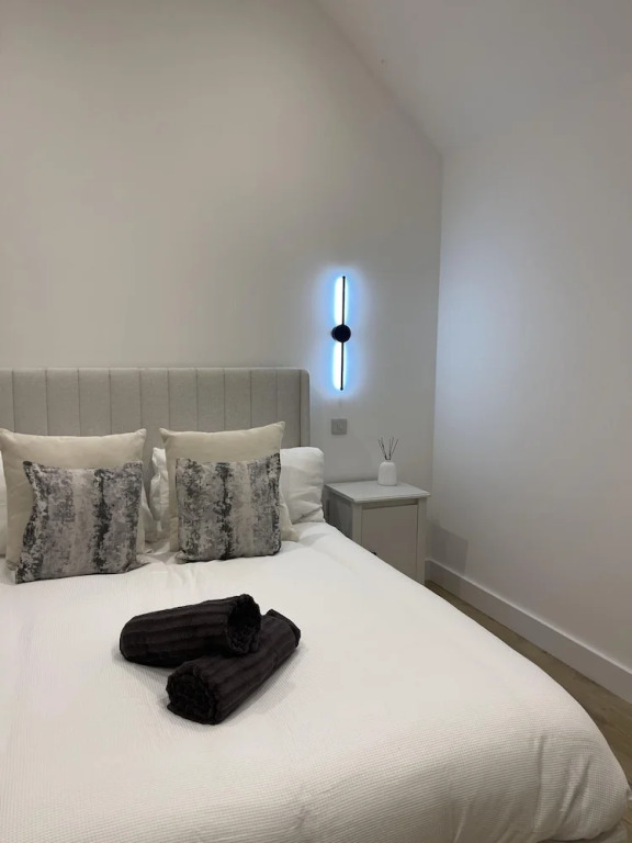 The Lodge Hideaway - Studio Style, Simple Luxury