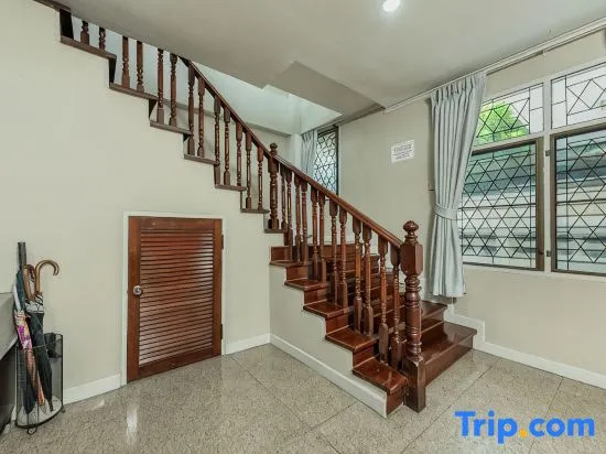 Urban Grace Bangkok Homestay