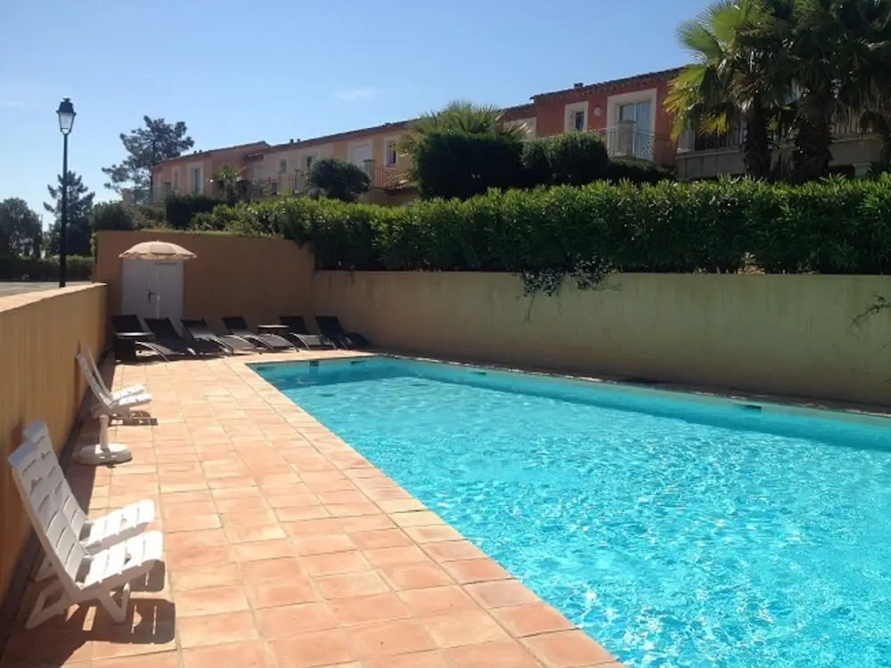 Tidy Appartment With Dishwasher and AC, 10 km From the Beach