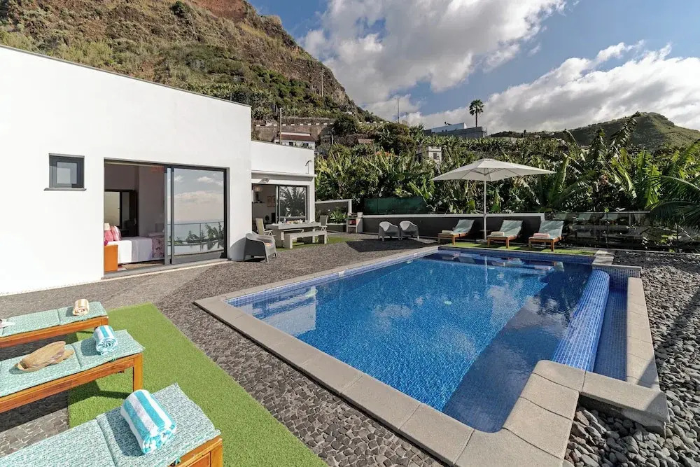 Villa Graycis House by Villa Plus