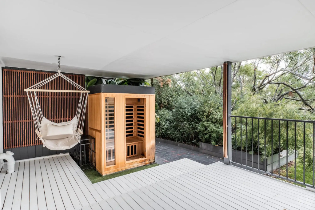 Oceanview Family Beach House with Sauna
