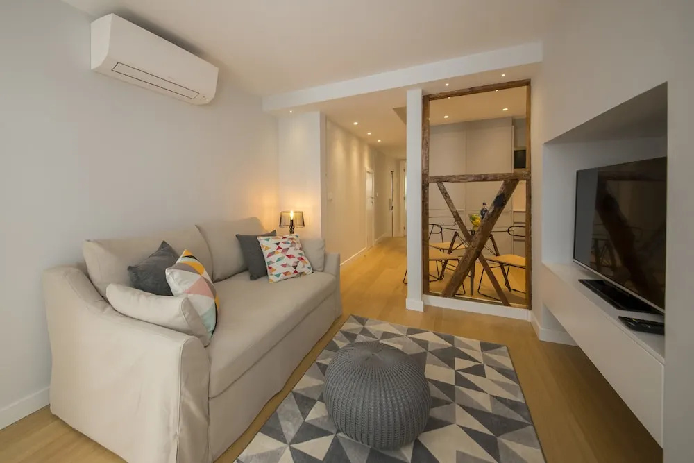 Designer Apartment in one of Lisbon's Trendiest Quarters