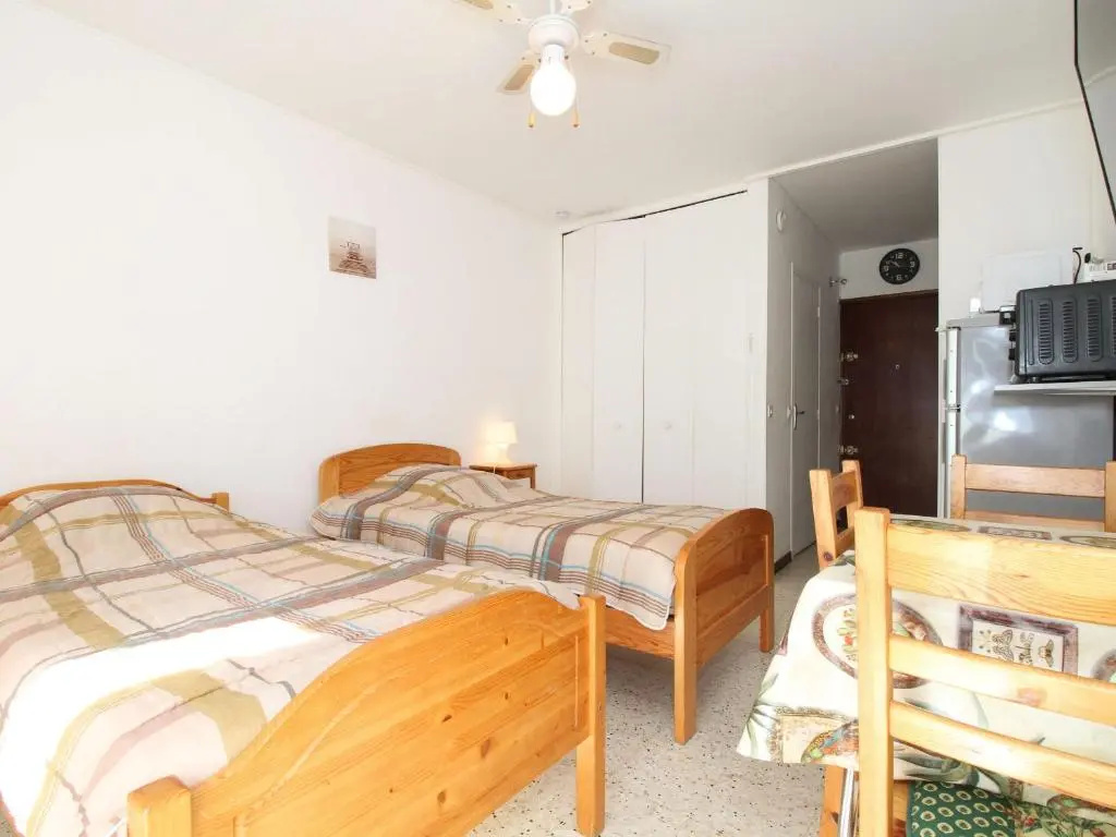 Appartement Balaruc-les-Bains, 1 pièce, 2 personnes - FR-1-553-121