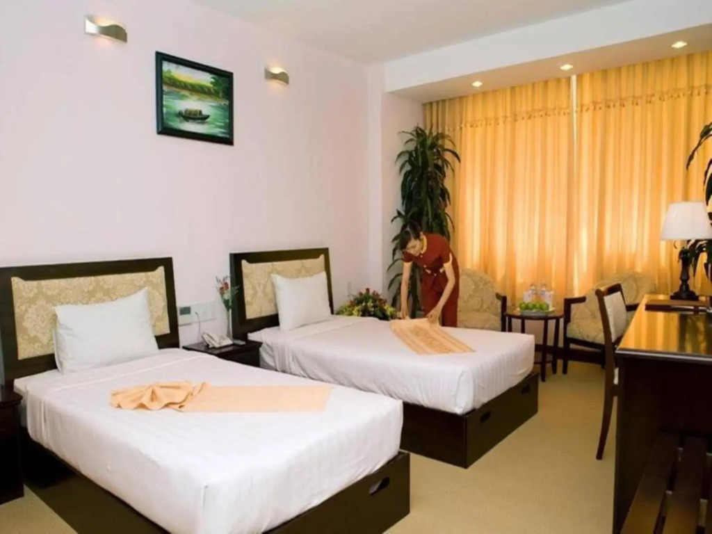 Đông Kinh Hotel