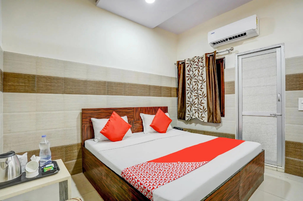 OYO 79498 Hotel 7 Sky