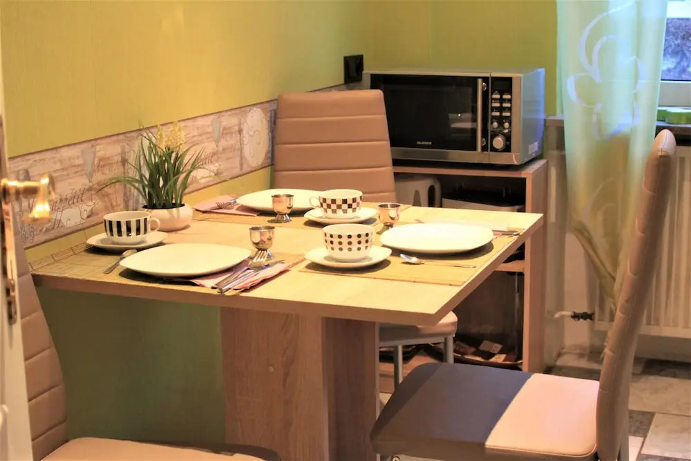 HOUSE 756 MAINZ - DESIGN-FERIENHAUS, 4 Schlafzimmer, 3 Bäder, SAUNA & Kamin & Outdoorküche