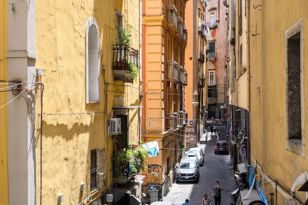 Vico Graziella 12 in Naples