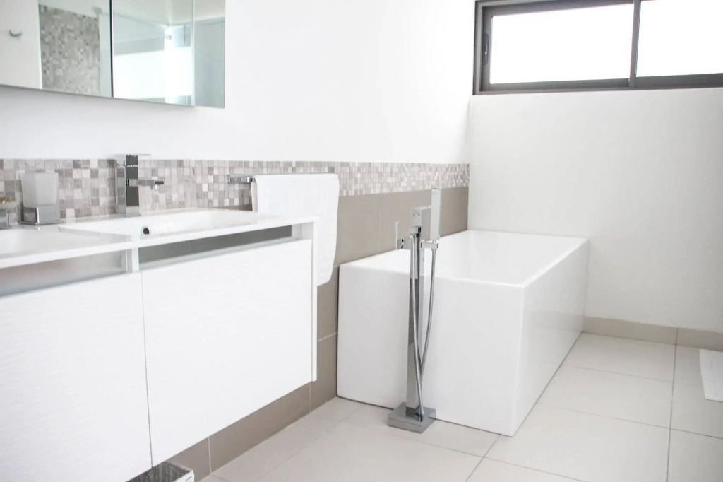 Latitude Luxury Seafront Apartments
