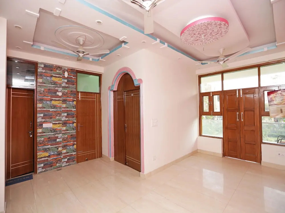 OYO 12677 Vinayak Royal Palace