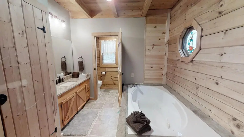 The  Lazy Bear - 2 Br Cabin