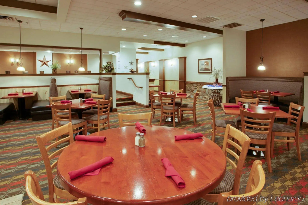 Holiday Inn Harrisburg I-81 Hershey Area by IHG