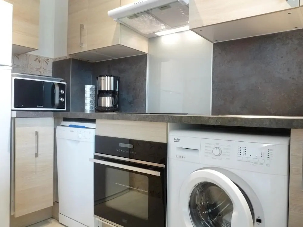 Spacious Studio in the Center of Cannes Nice Terrace Easy Walk to the Croisette and Palais - 1923