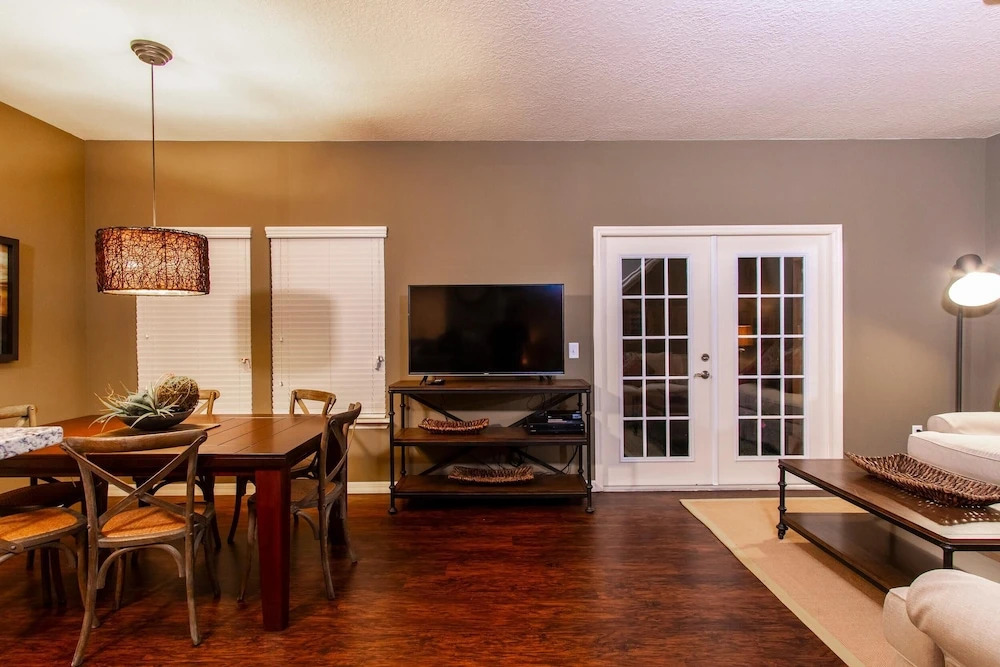 November Special WL 4 Bed 3 Bath Id:273628