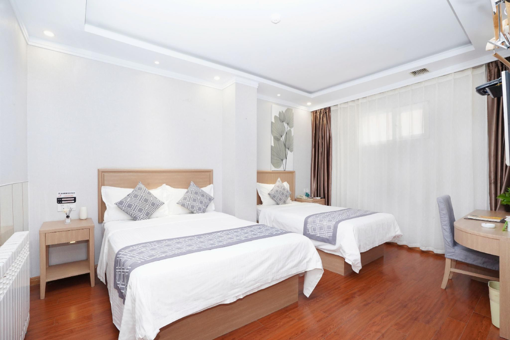 GreenTree Inn Zhangjiakou Jinding Ci’er Mountain Road Business Hotel