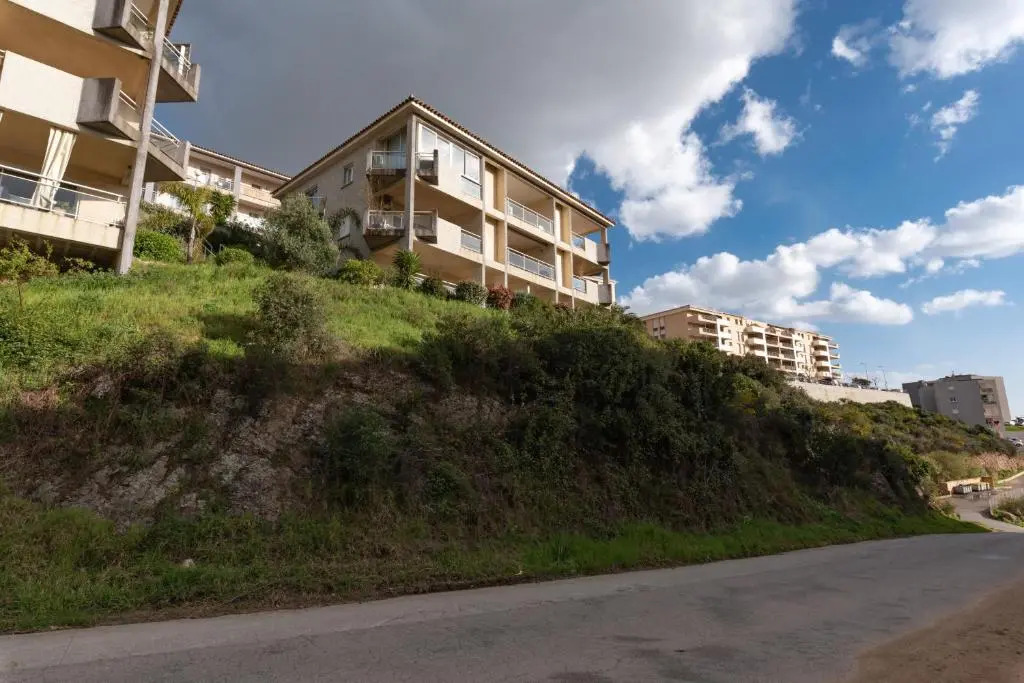 U Nidu - à Ajaccio, Magnifique appartement 4 couchages vue mer