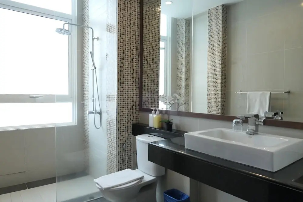 Gurney Seafront Supercondo 4B Penthouse