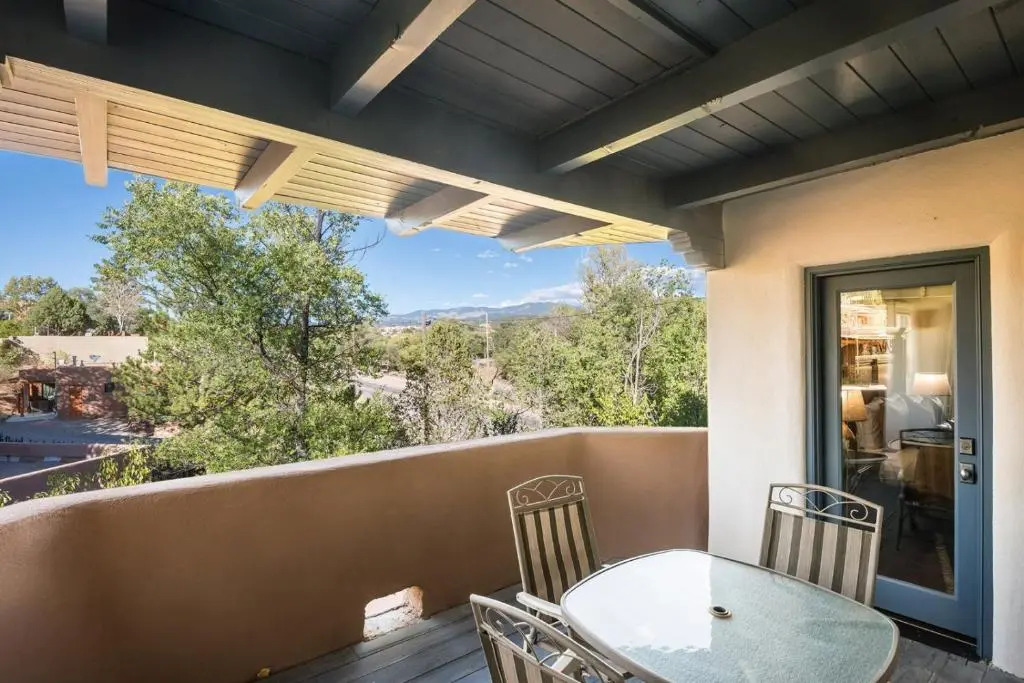 4 Bedroom - 10 Min. Walk to Plaza - Encantada