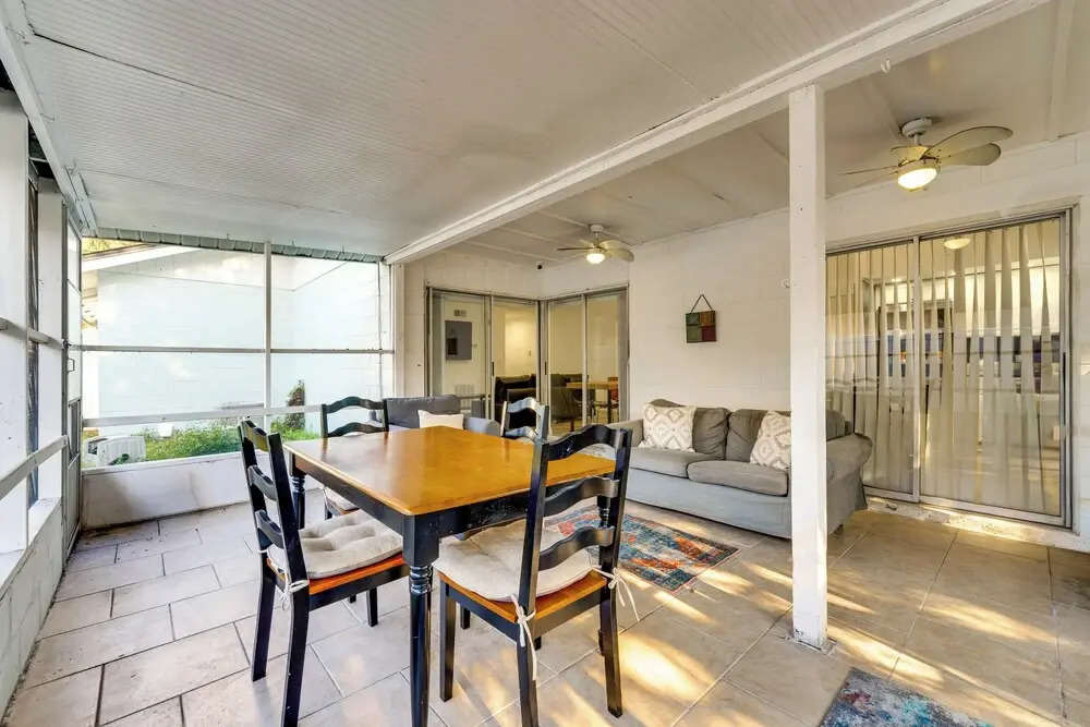 3 Mi to Seaworld! Suburban Home w/ Screened Porch