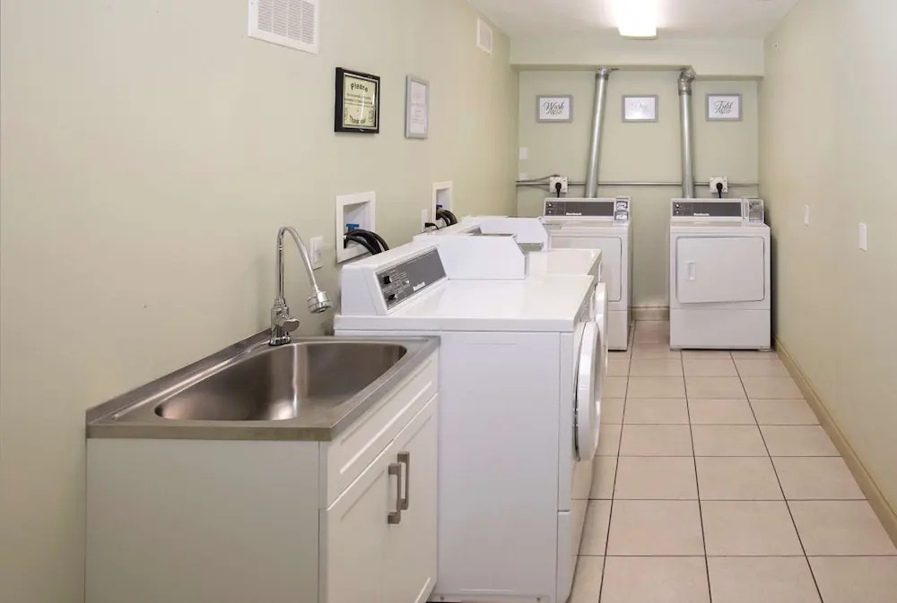 Days Inn & Suites Whitecourt