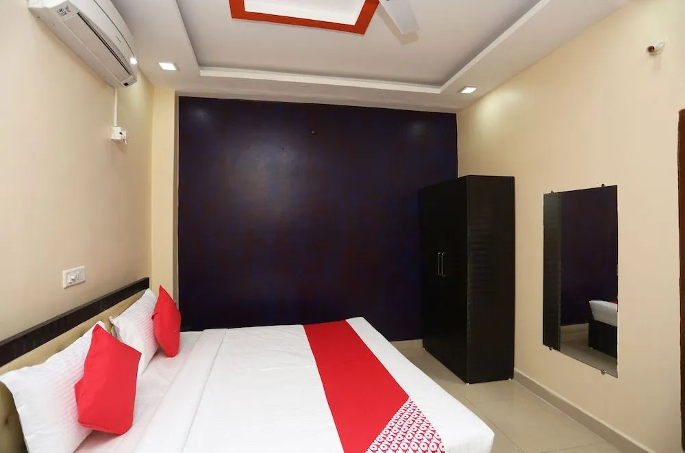 OYO 22665 Hotel Dev Shree