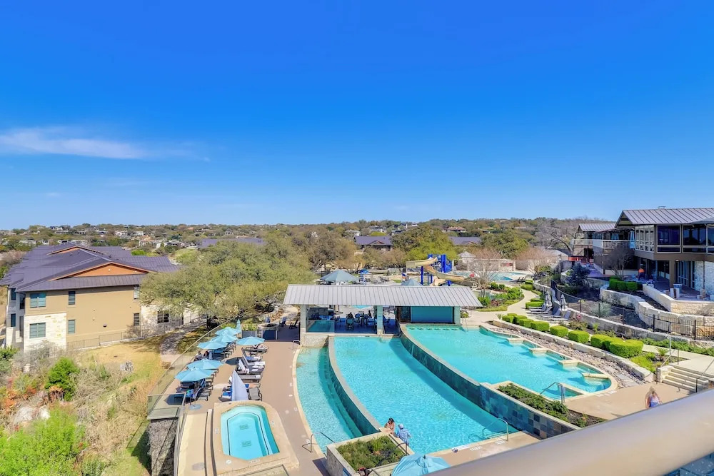 Top-floor Lake-view Condo w/ Boat Dock Access
