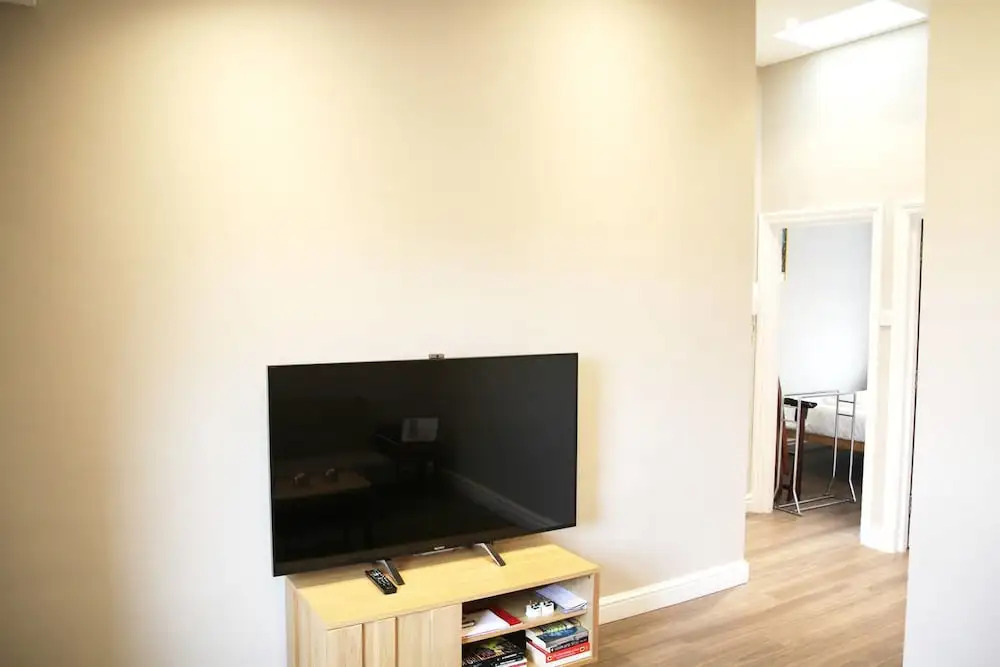 Modern and Stylish 2 Bedroom Flat in Notting Hill